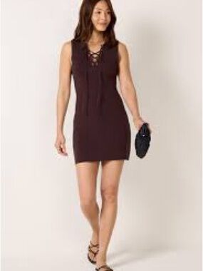 cupcakes & cashmere Sleeveless Lace-Up V-Neck Midi Dress in Plum